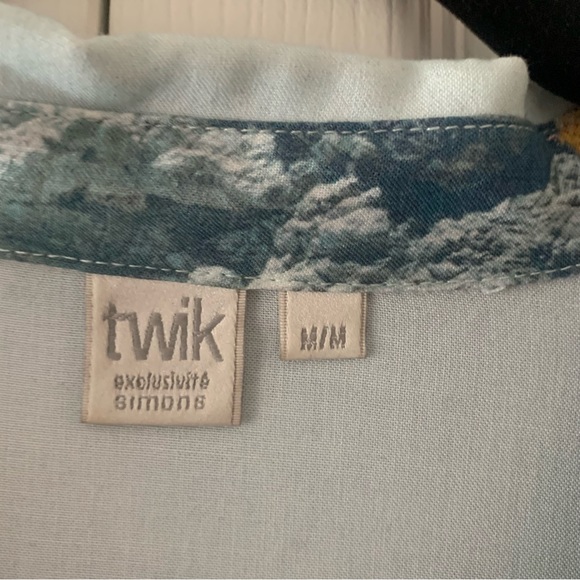 Mountain Scene Blouse - Picture 5 of 7